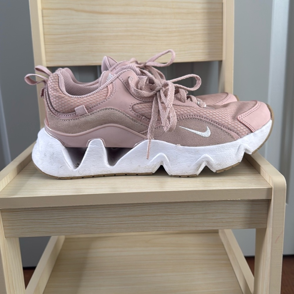 Nike RYZ 365 2 Pink Oxford size 8